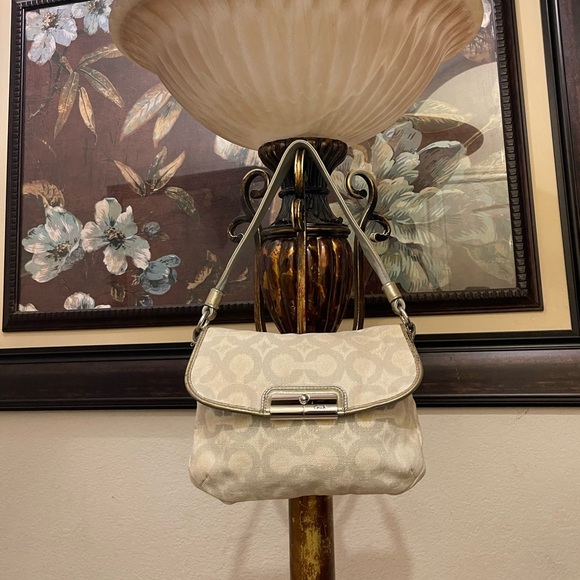 Coach Cream Shoulder Bag - Picture 1 of 16